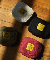 Padded square pouch S006