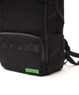 正面サイドファスナーは上下どちらからもアクセス可能