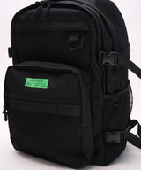 正面にはデイジーチェーン