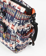 【PENDLETON® × KiU LIMITED ITEM】スクエアパデッドマルチパーパストートバッグ K484