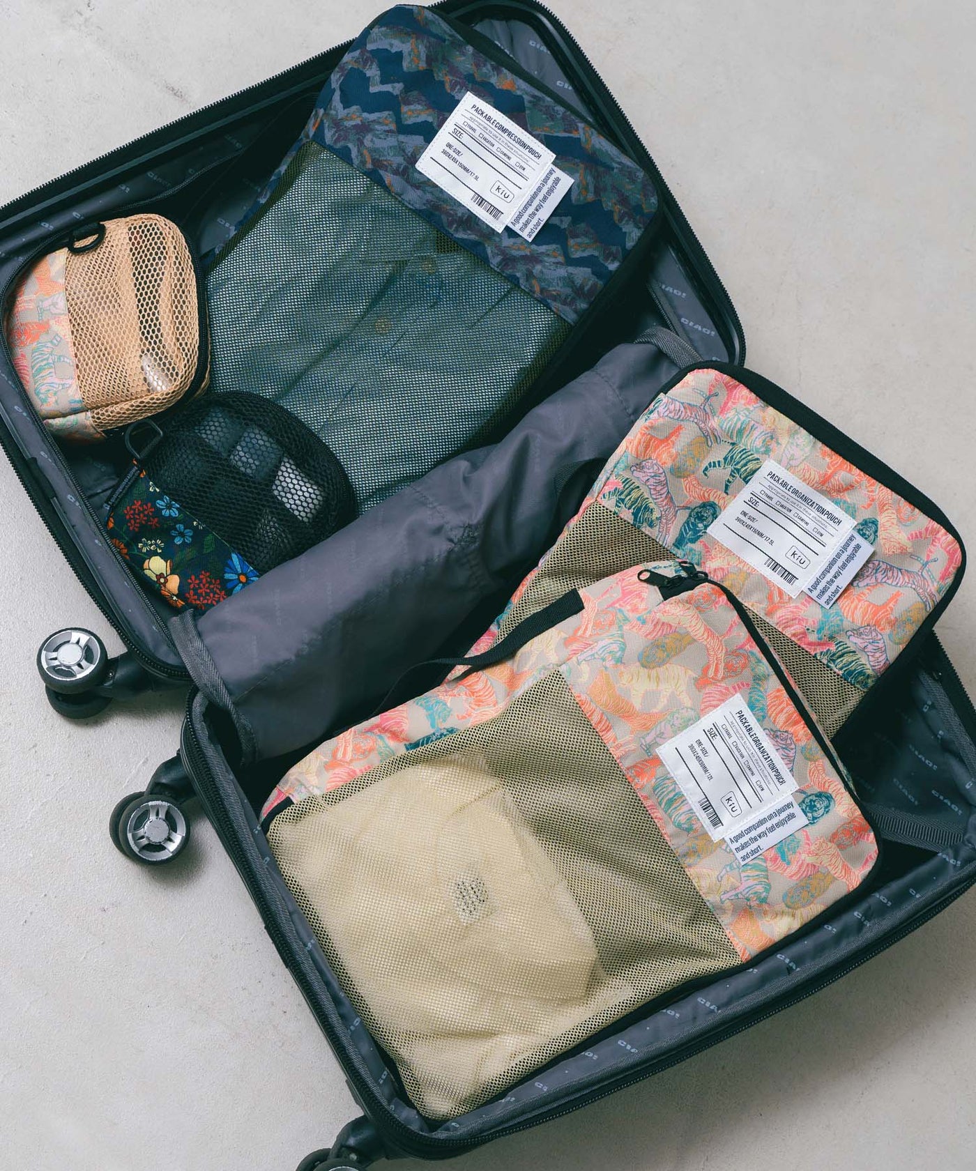 パッカブルコンプレッションポーチ17.5L k367 – KiU公式オンラインショップ