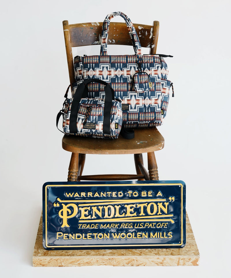 【PENDLETON® × KiU LIMITED ITEM】スクエアパデッドマルチパーパストートバッグ K484