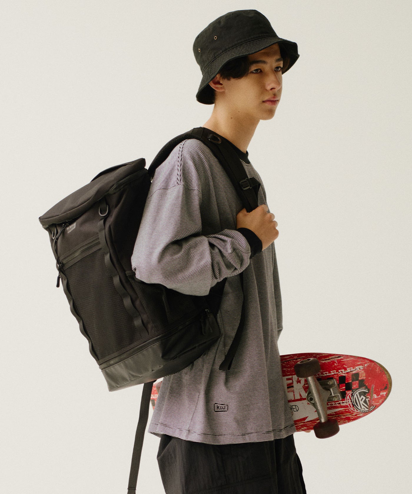 スクエアバックパック K526 – KiU公式オンラインショップ