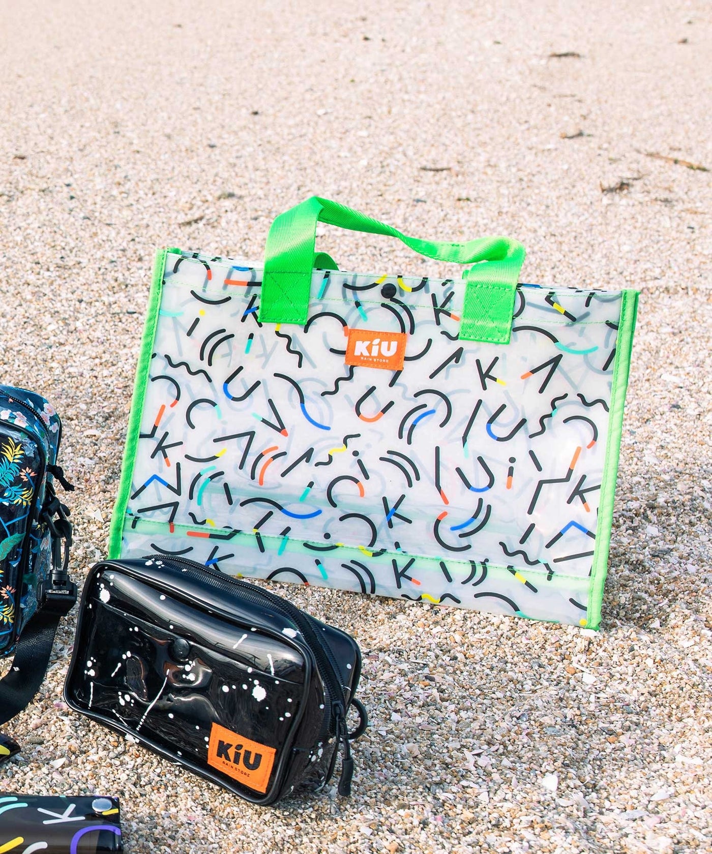 PVC ハンドトートバッグ K335 – KiU公式オンラインショップ