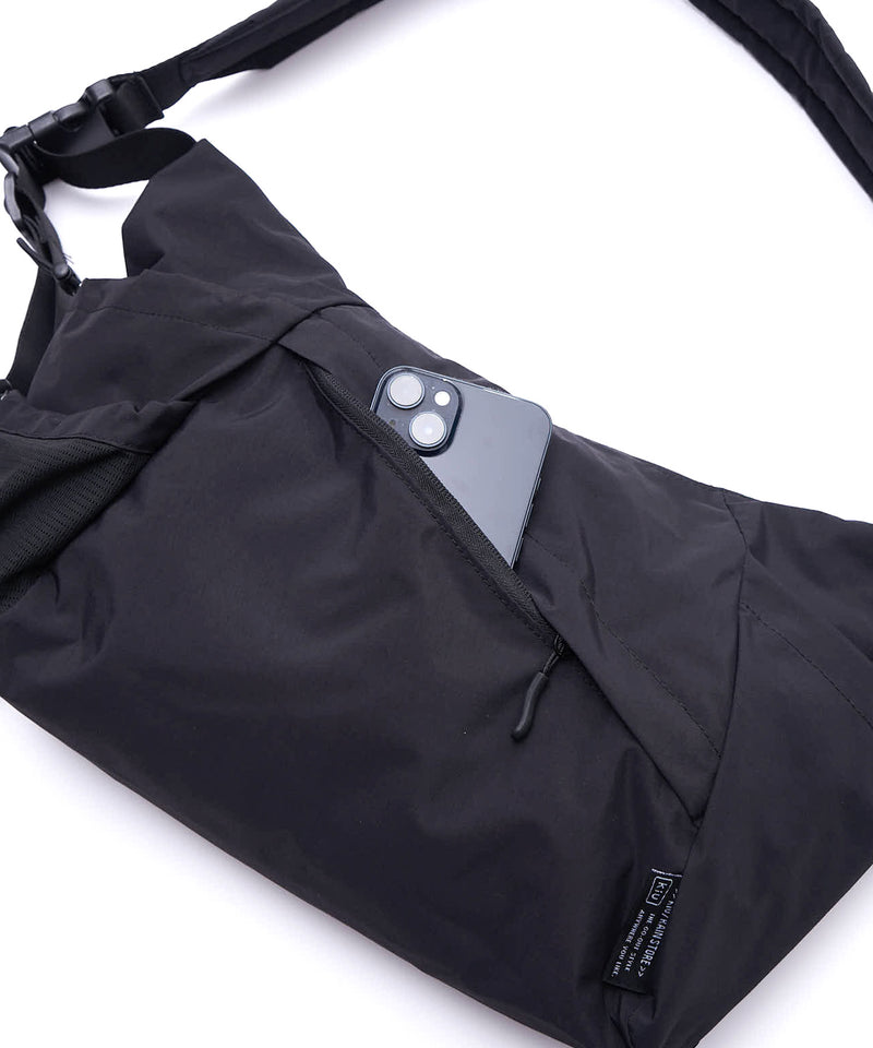 KITH ボディバッグ　ショルダーバッグ ナイロンクロスボディショルダーバッグ K533 – KiU公式オンラインショップ