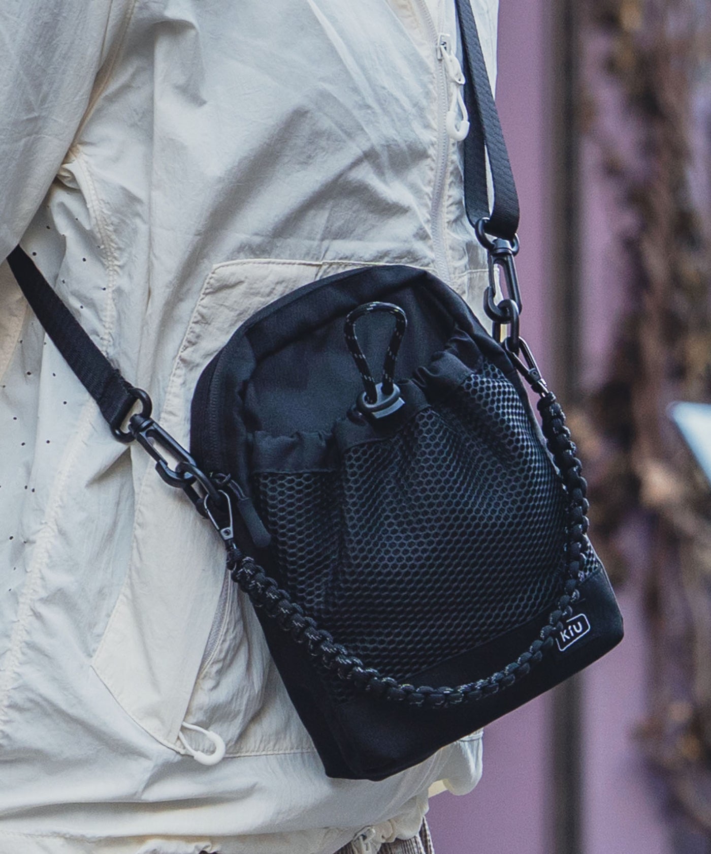 パラコードメッシュポケットショルダー k373 – KiU公式オンラインショップ