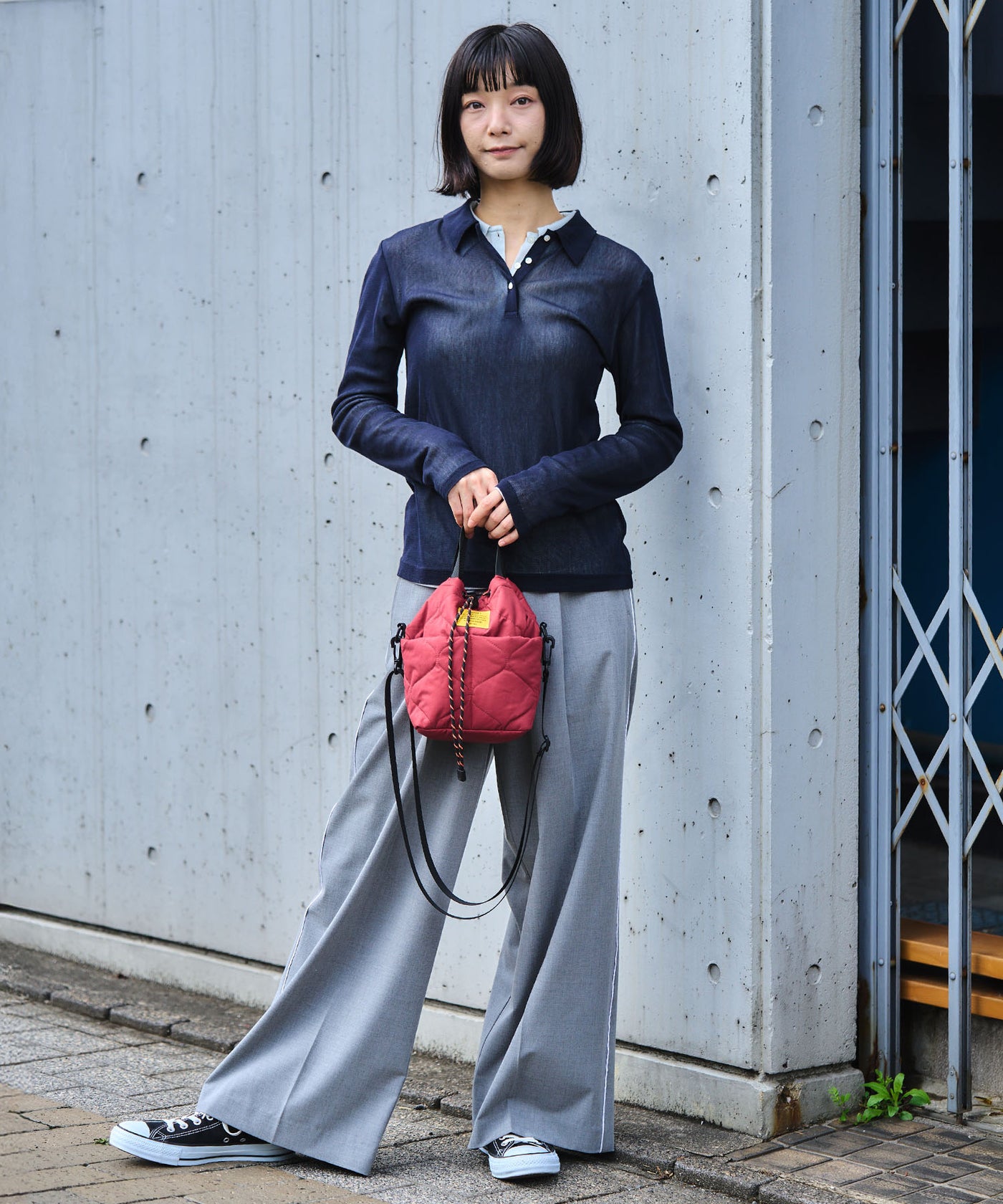 パデッドポケッタフルミニバッグ K384 – KiU公式オンラインショップ