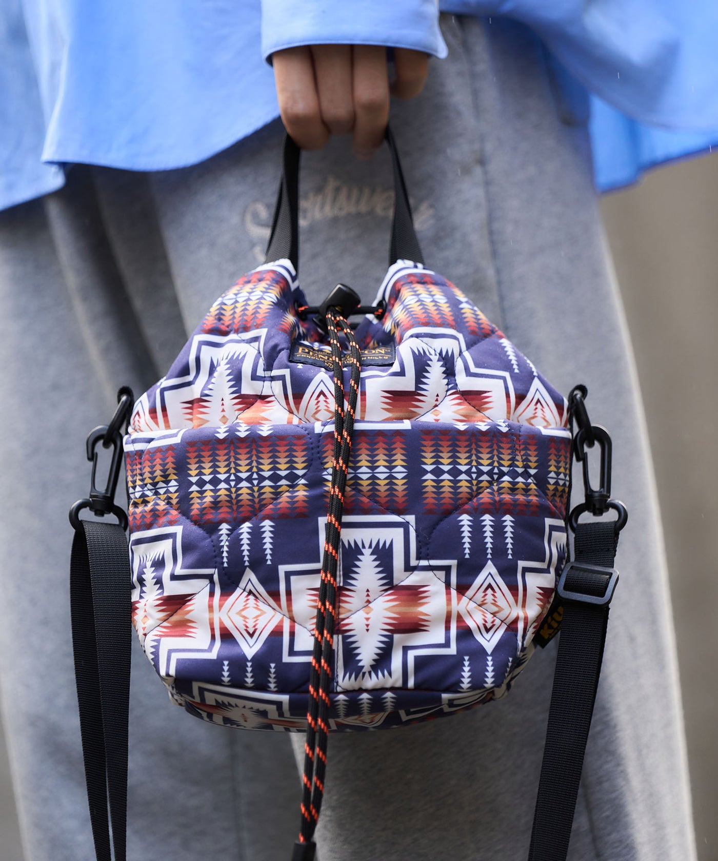 PENDLETON® × KiU LIMITED ITEM】パデッドポケッタフルミニバッグ K481