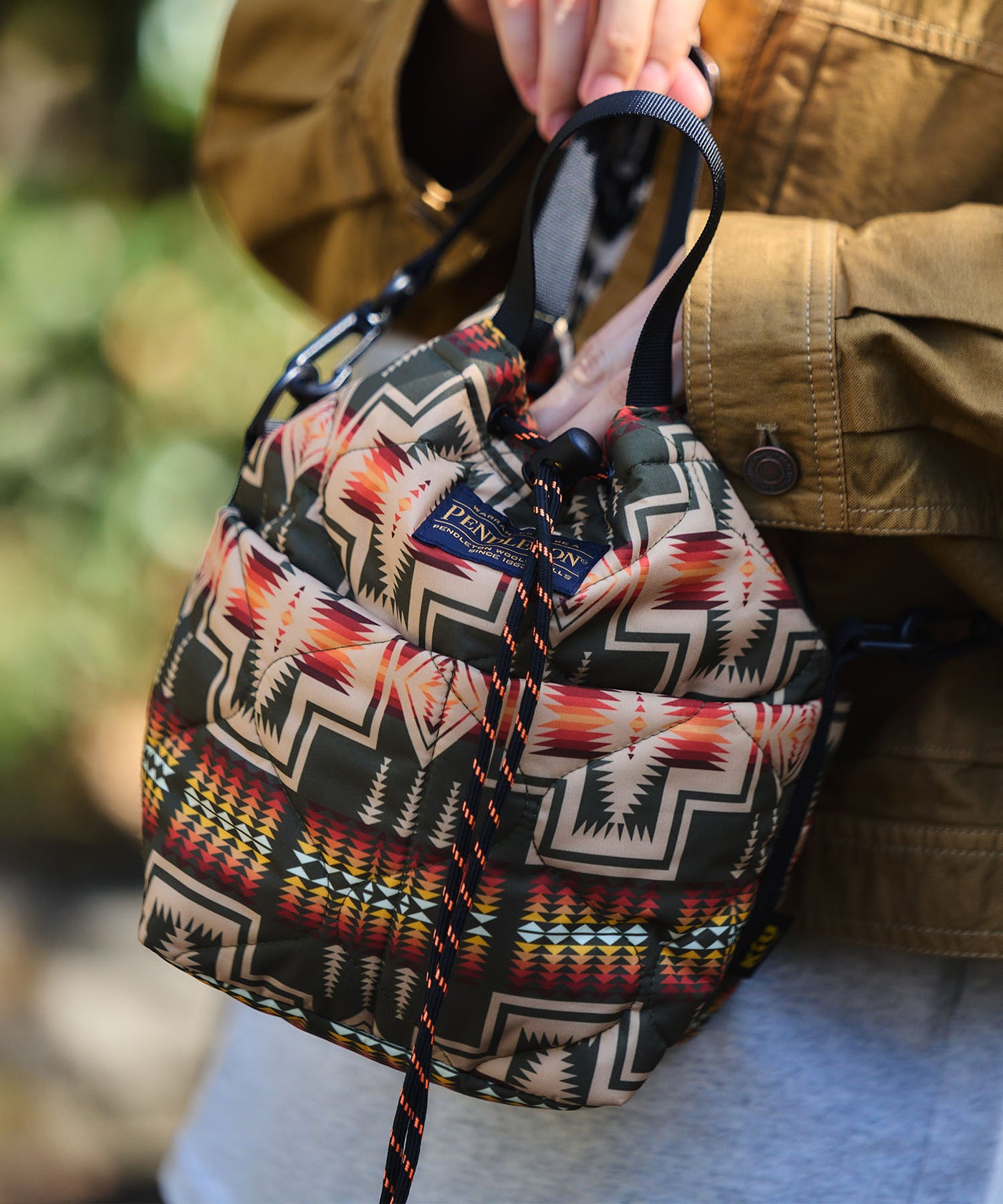 PENDLETON® × KiU LIMITED ITEM】パデッドポケッタフルミニバッグ K481