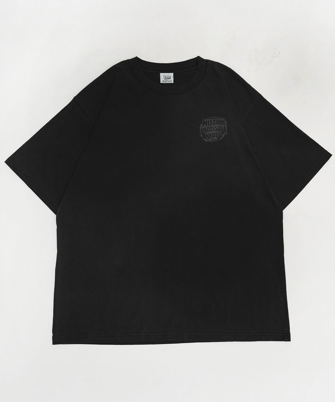 KiU x 京都大作戦2026】コラボ TEE KDS26 – KiU公式オンラインショップ